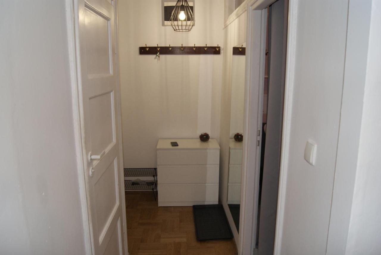 Under Castle Apartment Warsaw Exterior photo